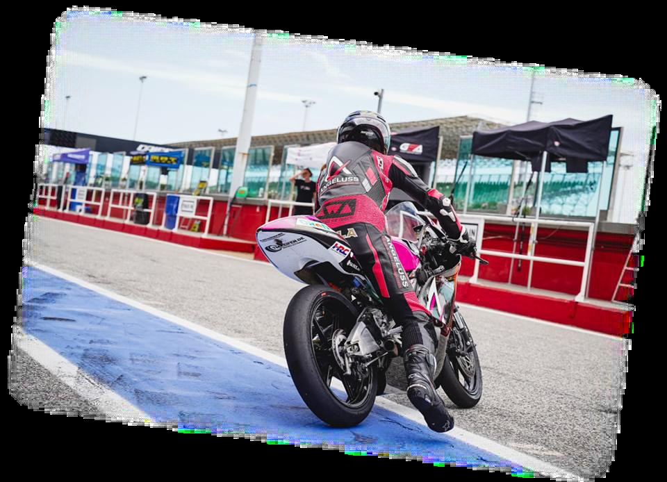 Smilla auf dem Motorrad